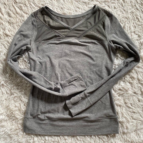 lululemon Just Breathe Long Sleeve size 4-6 - Picture 7 of 12